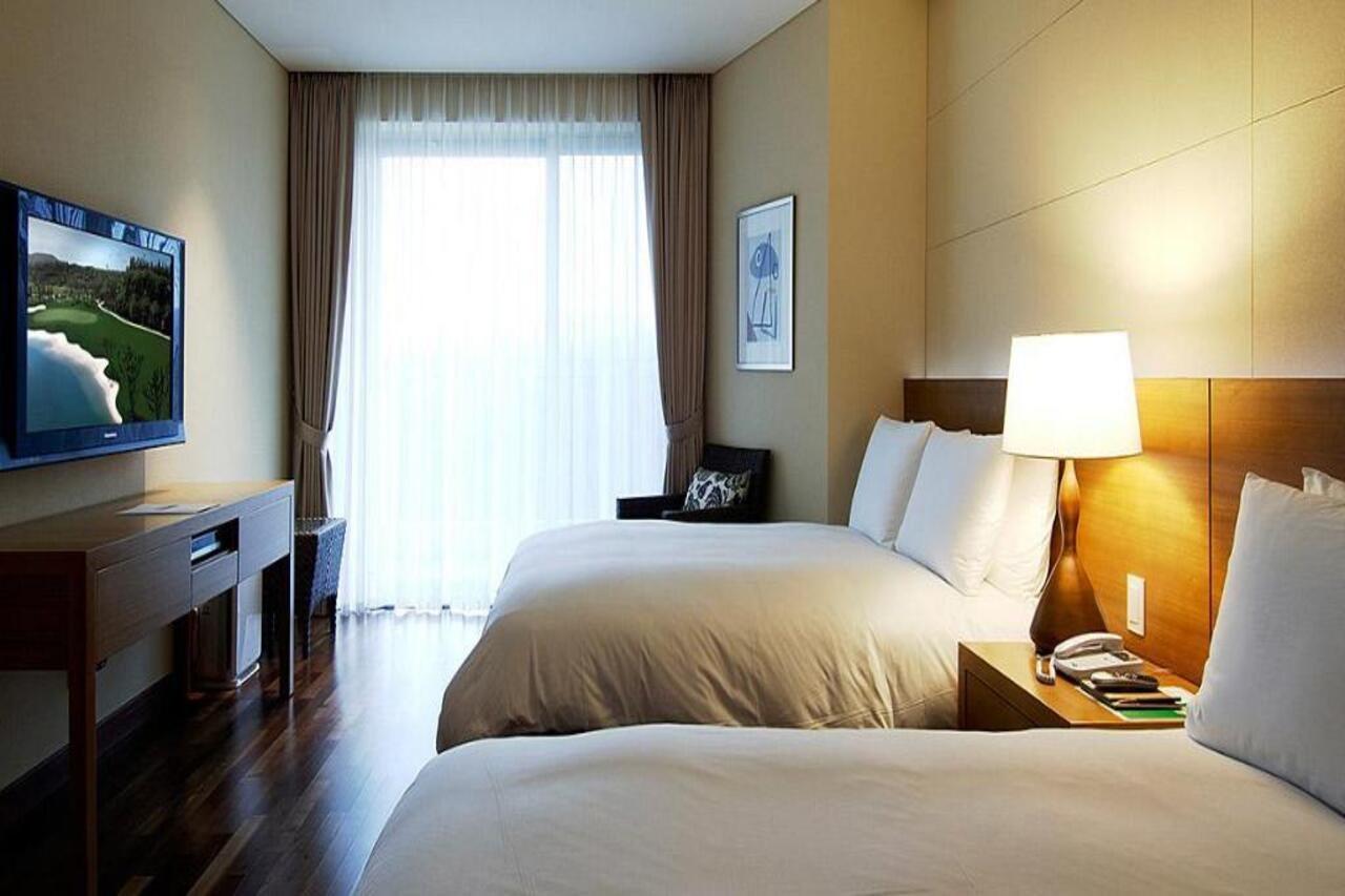 Mercure Ambassador Jeju Seogwipo Eksteriør billede