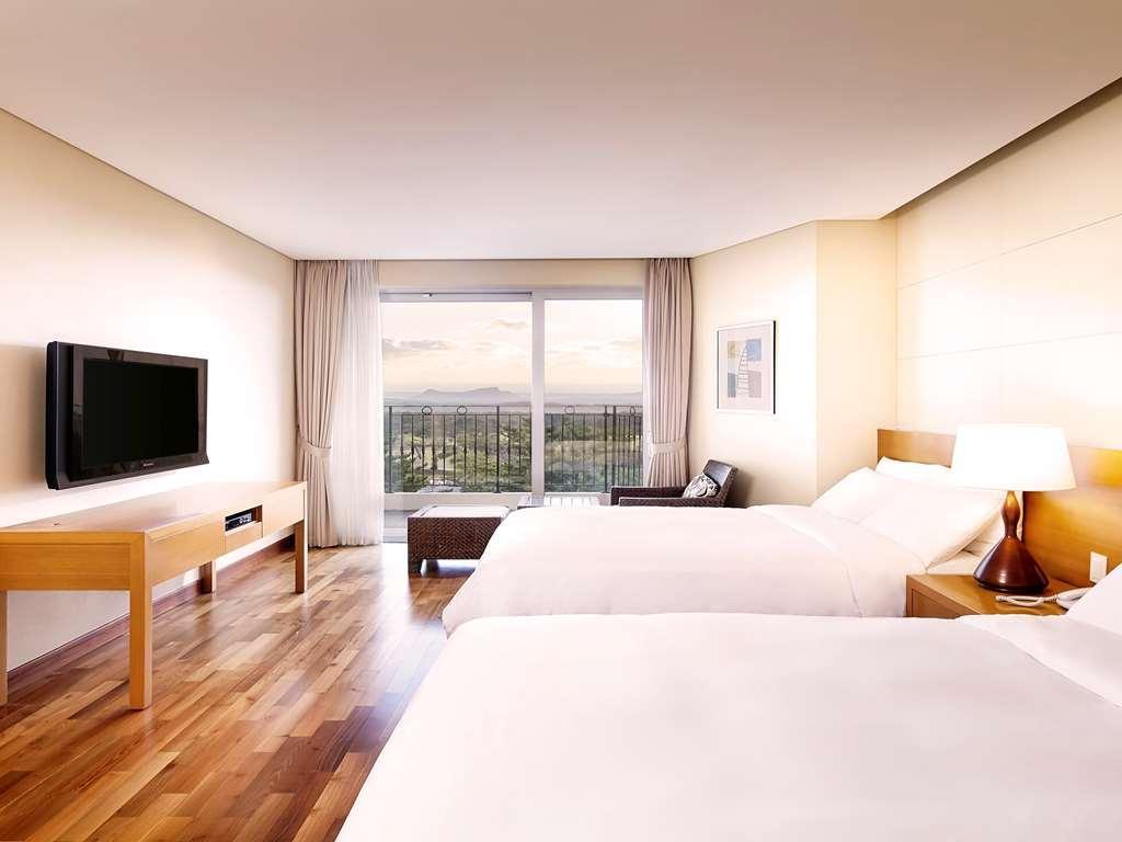 Mercure Ambassador Jeju Seogwipo Eksteriør billede