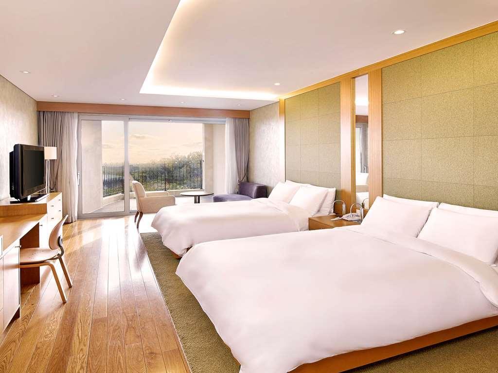 Mercure Ambassador Jeju Seogwipo Eksteriør billede